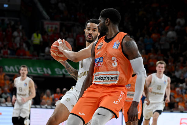 担负起防守 担负起防守